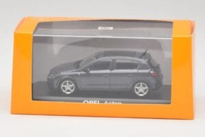 Opel Astra H Hall Minichamps 1:43 B24910027A Metall - pilt 4/4