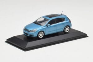 Opel Astra H Helesinine Minichamps 1:43 400043001 Metall - pilt 2/4