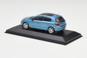 Opel Astra H Helesinine Minichamps 1:43 400043001 Metall - pilt 3/4