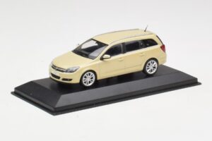 Opel Astra H Universaal Kollane Minichamps 1:43 1799098 Metall - pilt 2/4