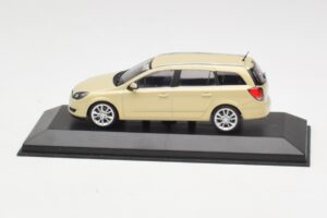 Opel Astra H Universaal Kollane Minichamps 1:43 1799098 Metall