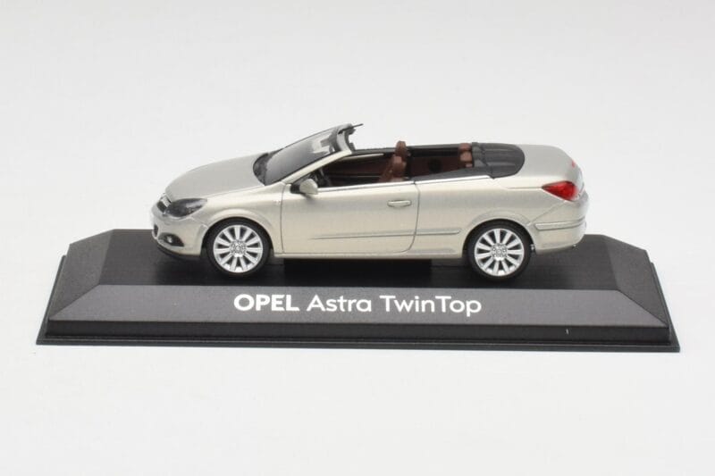 Opel Astra H Twin Top Hõbe Minichamps 1:43 403045633 Metall
