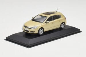 Opel Astra H Kollane Metallik Minichamps 1:43 403043003 Metall - pilt 2/4