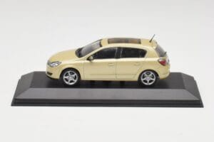 Opel Astra H Kollane Metallik Minichamps 1:43 403043003 Metall