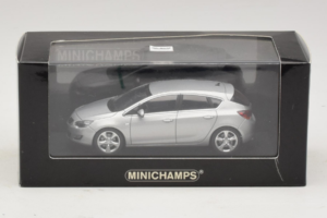 Opel Astra J Hõbedane Minichamps 1:43 400049000 Metall - pilt 4/4