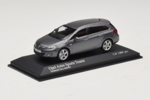 Opel Astra J Sports Tourer Minichamps 1:43 400049014 Metall - pilt 2/4