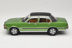 Opel Commodore B Roheline MCG 1:18 MCG18565 Metall - pilt 3/6