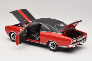 Opel Commodore GS/E Punane Revell 1:18 8826 Metall - pilt 5/8