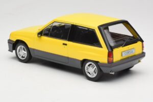 Opel Corsa A SR Kollane MCG 1:18 MCG18431 Metall - pilt 5/6