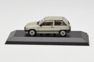 Opel Corsa A Swing Roheline Minichamps 1:43 400045002 Metall