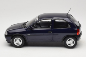 Opel Corsa B Dark Blue Metallic MCG 1:18 MCG18905 Metall - pilt 3/6
