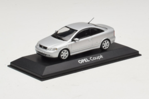 Opel Coupe Bertone Hõbedane Minichamps 1:43 B24910027 Metall - pilt 2/4