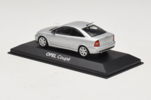 Opel Coupe Bertone Hõbedane Minichamps 1:43 B24910027 Metall - pilt 3/4