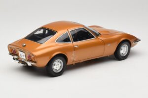 Opel GT Kuldne Minichamps 1:18 180049025 Metall - pilt 3/8