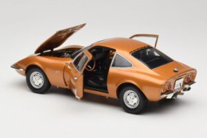 Opel GT Kuldne Minichamps 1:18 180049025 Metall - pilt 5/8