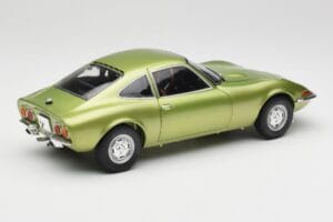 Opel GT Green Metallic Minichamps 1:18 180049029 Metall - pilt 3/8