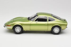 Opel GT Green Metallic Minichamps 1:18 180049029 Metall - pilt 4/8