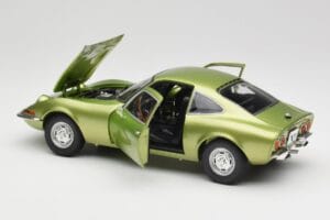 Opel GT Green Metallic Minichamps 1:18 180049029 Metall - pilt 5/8