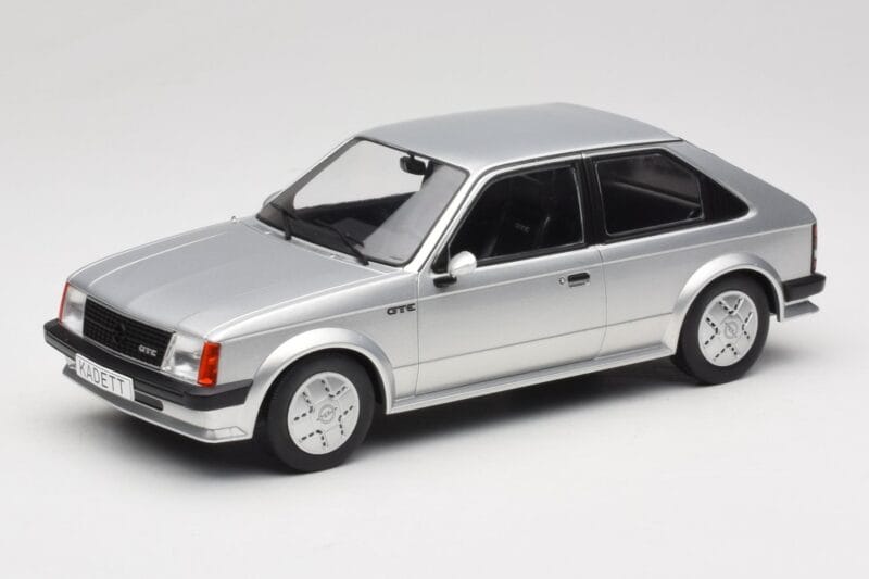 Opel Kadett D GTE Hõbedane MCG 1:18 MCG18533 Metall