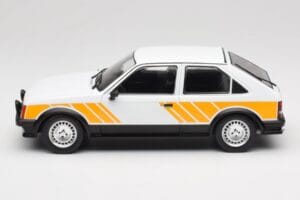Opel Kadett D SR Valge Kollase Dekoriga MCG 1:18 MCG18534 Metall - pilt 3/6