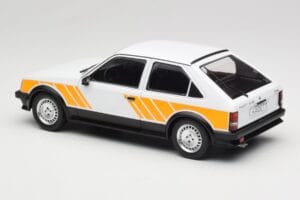 Opel Kadett D SR Valge Kollase Dekoriga MCG 1:18 MCG18534 Metall - pilt 5/6
