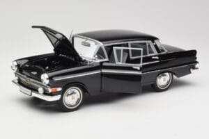 Opel Kapitan P1 Must Revell 1:18 08822 Metall - pilt 2/8