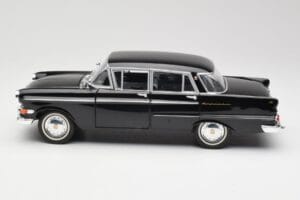 Opel Kapitan P1 Must Revell 1:18 08822 Metall - pilt 4/8
