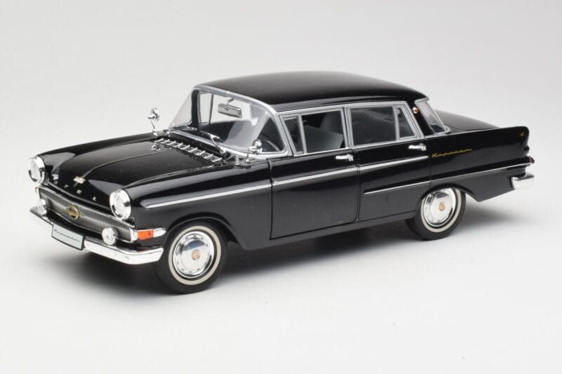 Opel Kapitan P1 Must Revell 1:18 08822 Metall