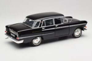 Opel Kapitan P2 Must Revell 1:18 08821 Metall - pilt 3/8
