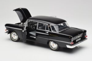 Opel Kapitan P2 Must Revell 1:18 08821 Metall - pilt 5/8