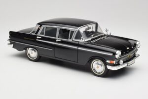 Opel Kapitan P2 Must Revell 1:18 08821 Metall - pilt 6/8
