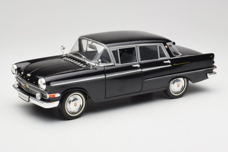 Opel Kapitan P2 Must Revell 1:18 08821 Metall