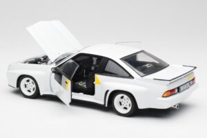 Opel Manta 400 Homologation Valge Revell 1:18 8819 Metall - pilt 5/8