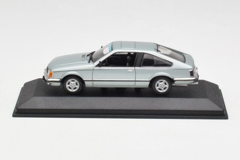 Opel Monza A Hõbedane Minichamps 1:43 400045122 Metall