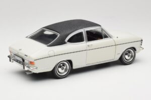 Opel Olympia A Coupe Valge Must Revell 1:18 8446 Metall - pilt 3/8