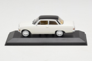 Opel Rekord A Valge Must Katus Minichamps 1:43 430041002 Metall