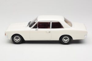 Opel Rekord C Valge Minichamps 1:18 107047001 Metall - pilt 3/6
