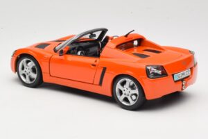 Opel Speedster Oranž Maisto 1:18 31615 Metall - pilt 7/8