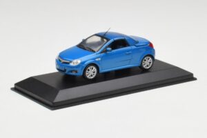 Opel Tigra Twin Top Sinine Minichamps 1:43 919084 Metall - pilt 2/4