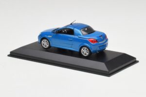 Opel Tigra Twin Top Sinine Minichamps 1:43 919084 Metall - pilt 3/4