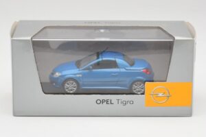 Opel Tigra Twin Top Sinine Minichamps 1:43 919084 Metall - pilt 4/4
