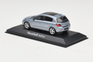 Opel Astra H Blue Metallic Minichamps 1:43 ASTRA004 Metall - pilt 3/4