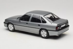 Opel Vectra A 2000 16V Tumehall MCG 1:18 MCG18462 Metall - pilt 5/6