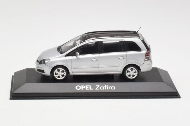 Opel Zafira B Hõbedane Minichamps 1:43 1799109 Metall
