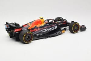 Oracle Red Bull Racing RB18 #11 S. Perez Miami GP 2022 Minichamps 1:18 110220511 Metall - pilt 2/6