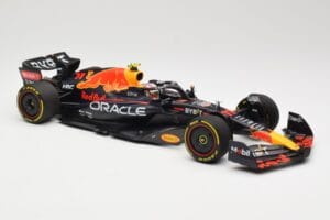 Oracle Red Bull Racing RB18 #11 S. Perez Miami GP 2022 Minichamps 1:18 110220511 Metall - pilt 4/6