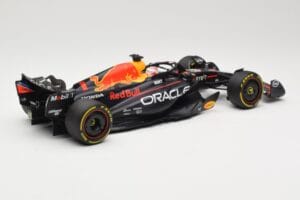 Oracle Red Bull Racing RB19 #1 M. Verstappen Winner Italian GP 2023 Minichamps 1:18 110231501 Metall - pilt 2/6
