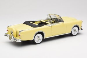 Packard Caribbean Kabriolett Kollane Road Signature 1:18 92798 Metall - pilt 3/8