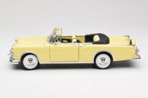 Packard Caribbean Kabriolett Kollane Road Signature 1:18 92798 Metall - pilt 4/8