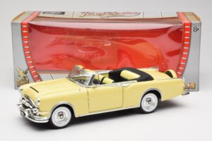 Packard Caribbean Kabriolett Kollane Road Signature 1:18 92798 Metall - pilt 8/8